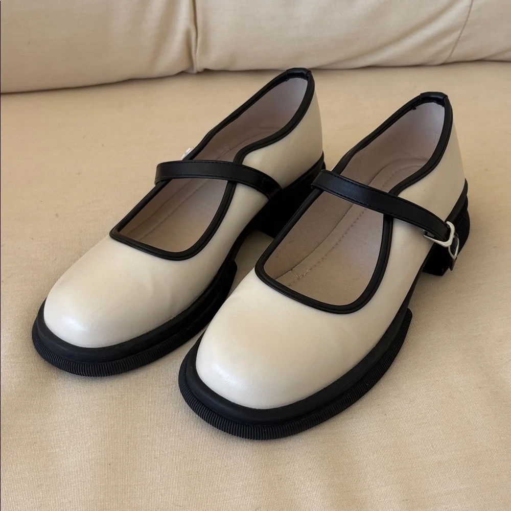 Women's Cream Mary Jane Shoes
